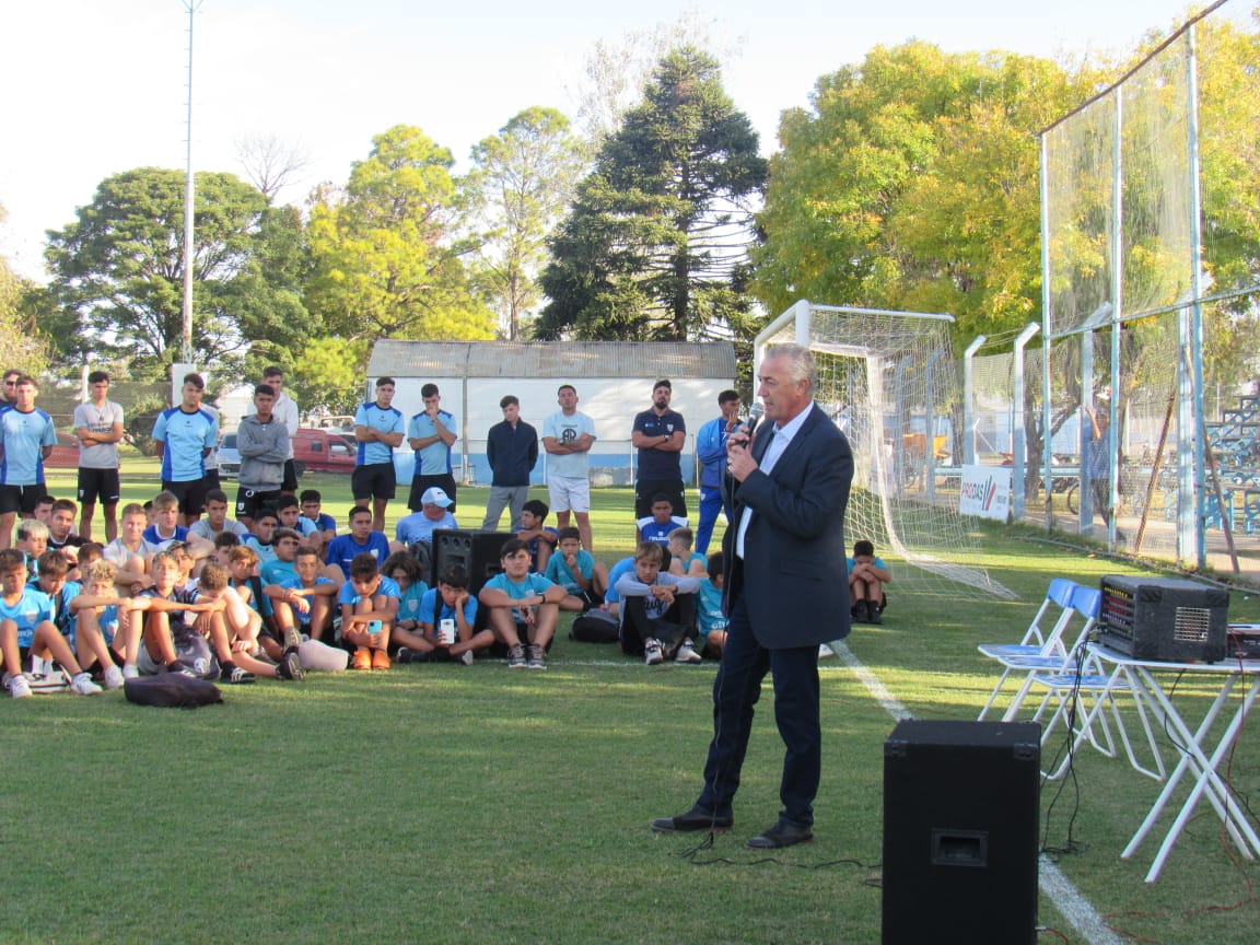 FOTOS Gustavo Alfaro Fue Homenajeado En Argentina Studiofutbol