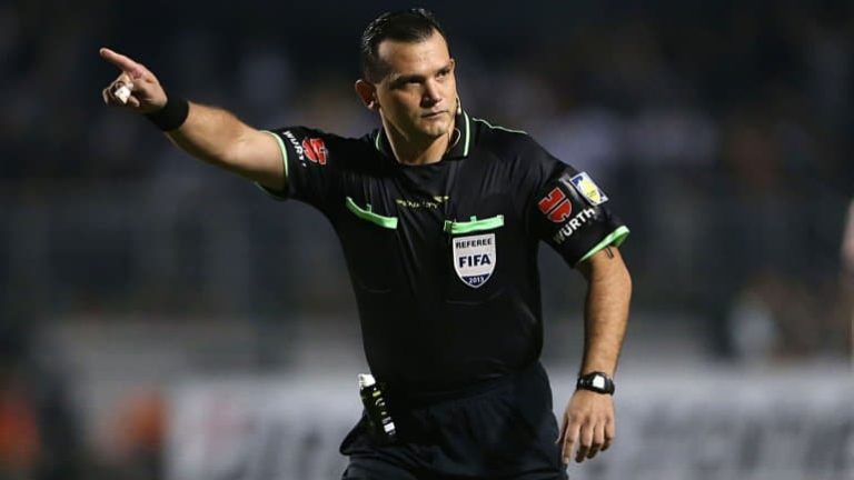 EL 'POLÉMICO': Carlos Amarilla juez central para Emelec vs León de Huánuco