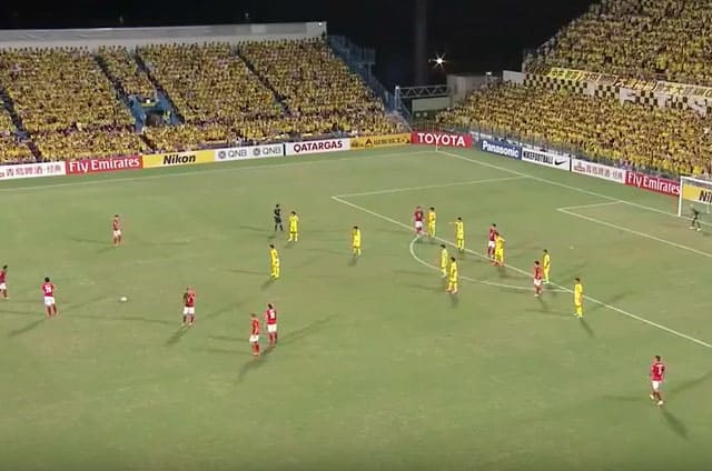 (VIDEO) ¡A LO ROBERTO CARLOS! Tremendo gol de tiro libre de Paulinho