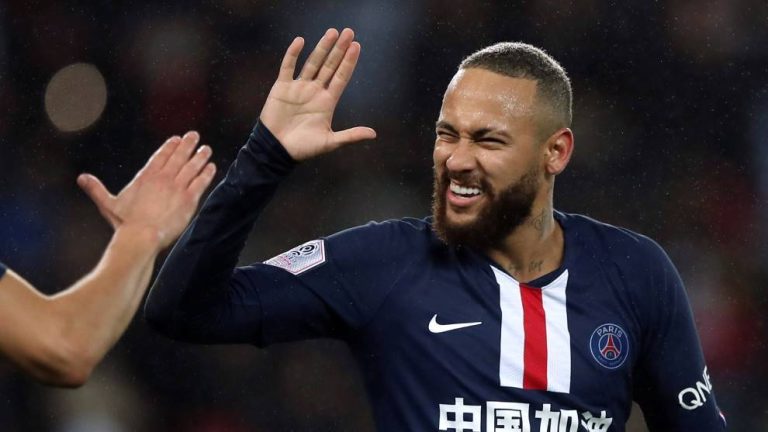 Neymar reduciría su sueldo a la mitad para volver al Barca