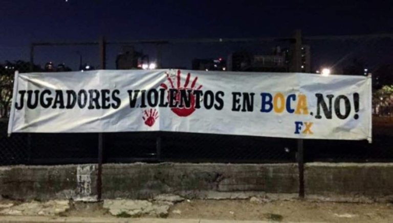 (VIDEO) Repudio feminista para Villa en Boca