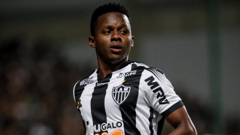 Se frenó la renovación de Juan Cazares con Atlético Mineiro