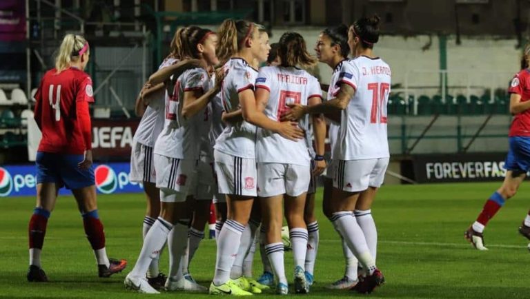 Eurocopa Femenina de 2021, aplazada al 2022