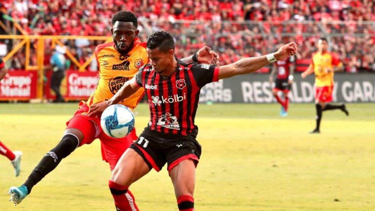 El fútbol de Costa Rica vuelve el 20 de mayo sin público