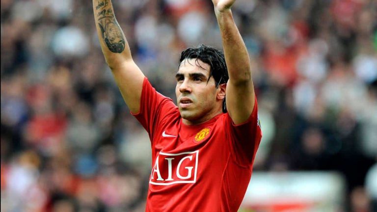 La crítica de Neville a Tevez: “En el United pasaba de todo”