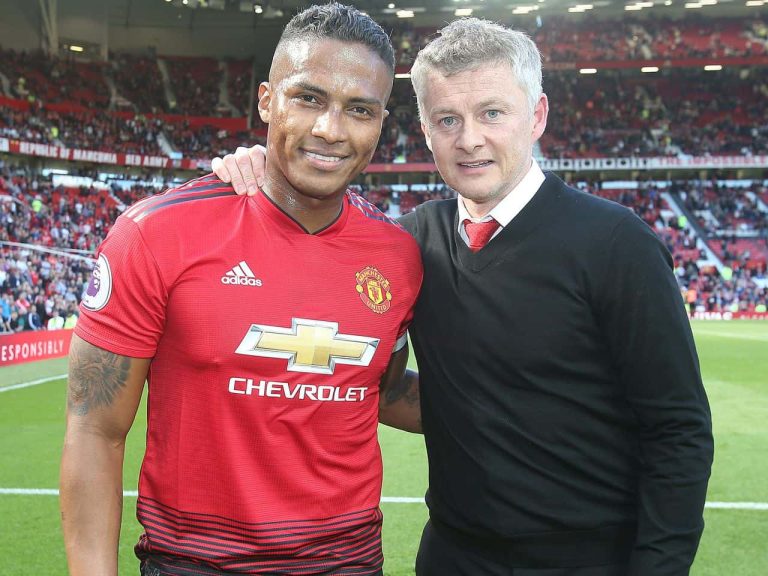 Ya un año del útlimo partido de Antonio Valencia con el United