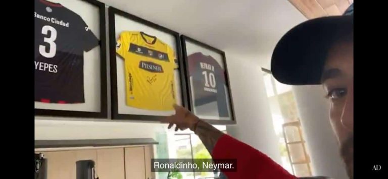 (VIDEO) Camiseta de BSC destaca en la colección del cantante ‘Maluma’