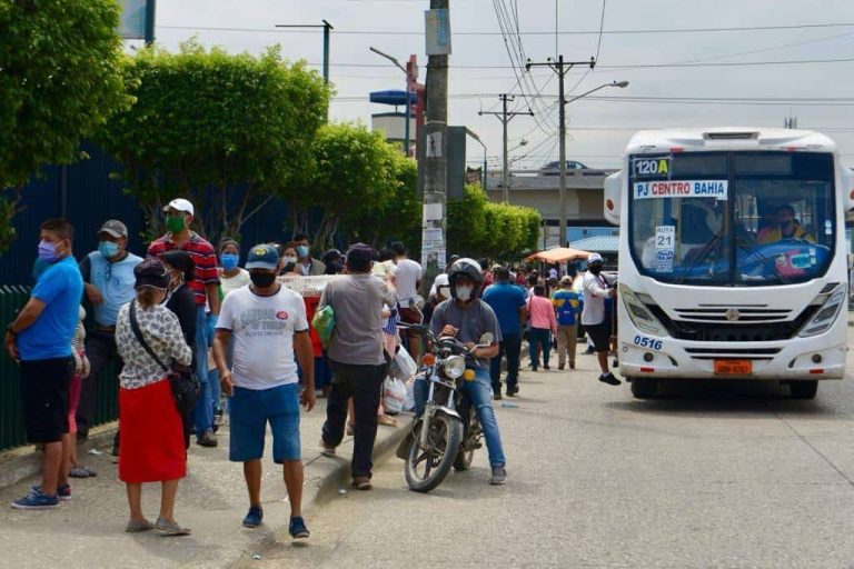 Guayaquil: ¿qué se puede hacer y qué no en semáforo amarillo?