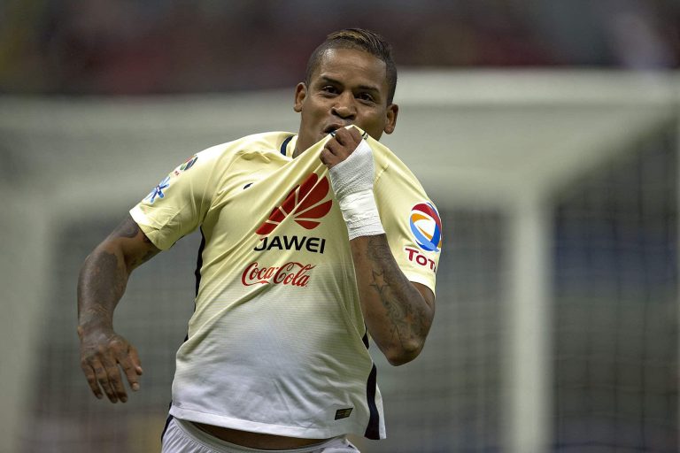 Michael Arroyo: Le firmó la camiseta pese a que lo insultó