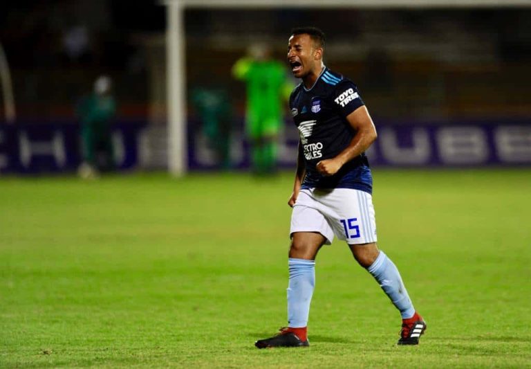 “En el baño del aeropuerto firmé con Emelec”