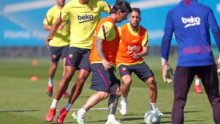 OFICIAL: Messi tiene una contractura en el cuádriceps