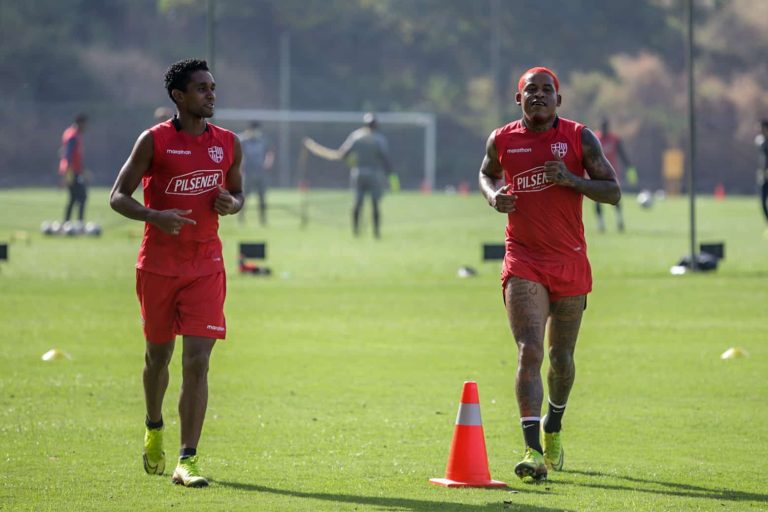 (FOTOS) La práctica de BSC: ¡Así fue el regreso del ‘Ídolo’!