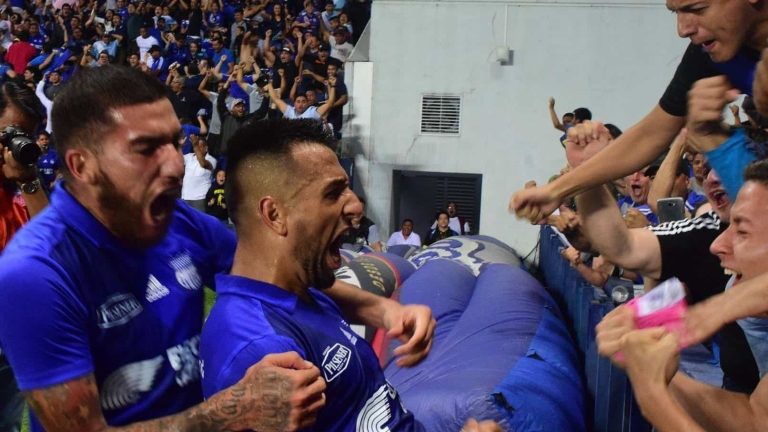 “BIEN ENCAMINADO”: Leguizamón renovaría con Emelec