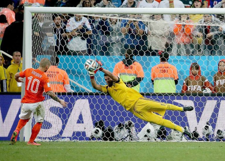 ¿Sergio Romero prepara la vuelta al fútbol argentino?