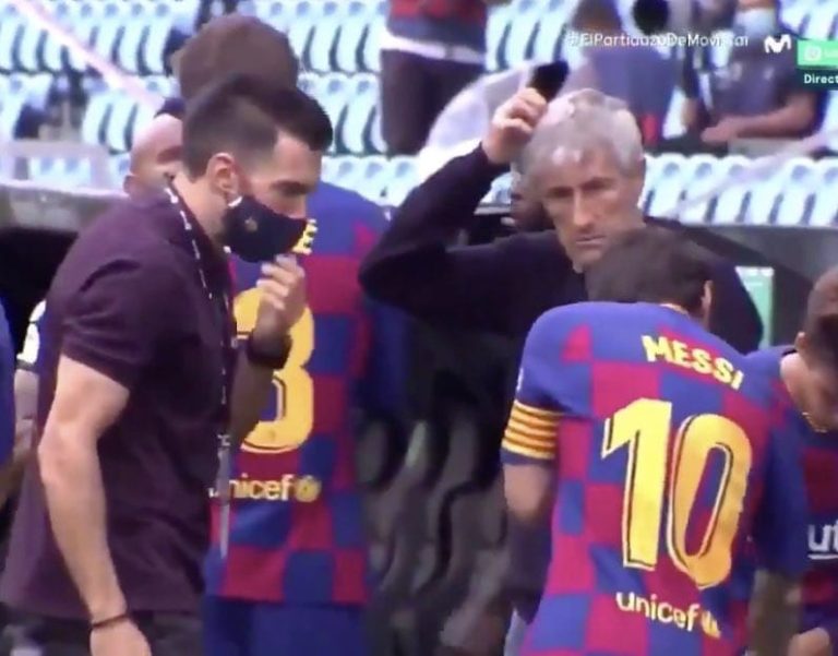 (VIDEO) ¿Mala Actitud? Tensión entre Messi y Eder Sarabia en una pausa