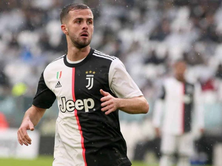 Oficial: Pjanic, tercer fichaje del Barça 2020-21 por 60+5 millones