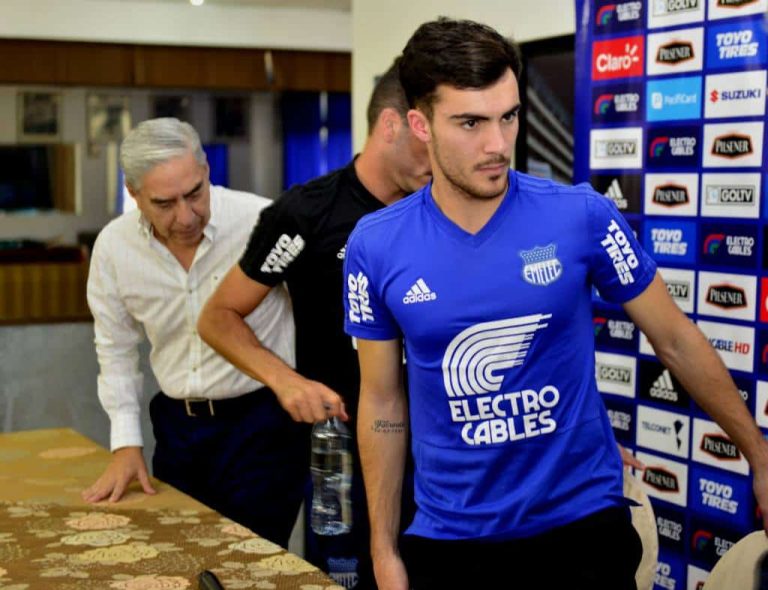 “Emelec hace gestiones para buscar otro club a Queiroz”