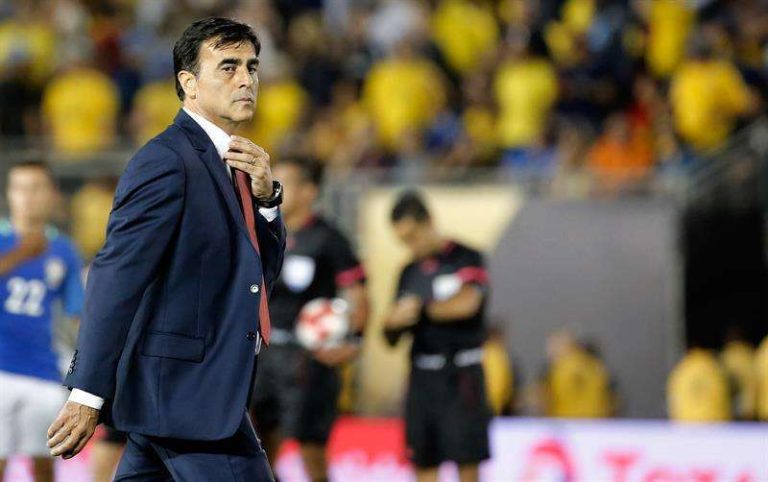 Banguera a G. Quinteros: “A él se le fue el grupo de las manos”