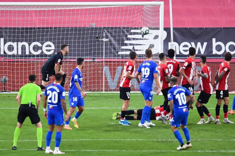 (VIDEO) A LO MESSI: El impactante gol de tiro libre de Éver Banega