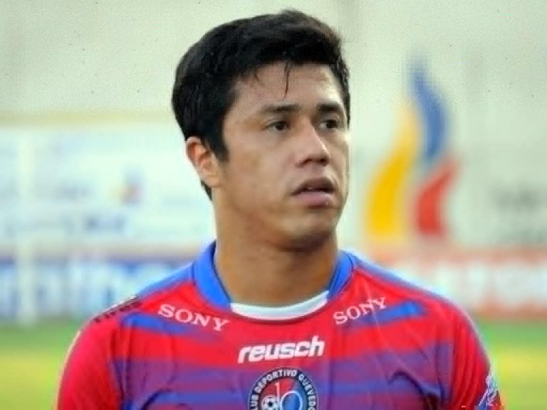 Armando Paredes vuelve al fútbol