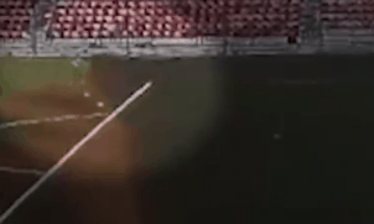 (VIDEO) EN COMA: Le cayó un rayo a un futbolista