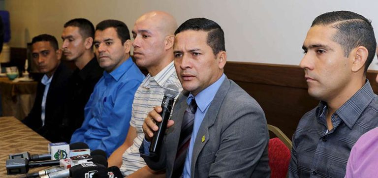 “Si el fútbol no se reanuda, los árbitros moriremos”