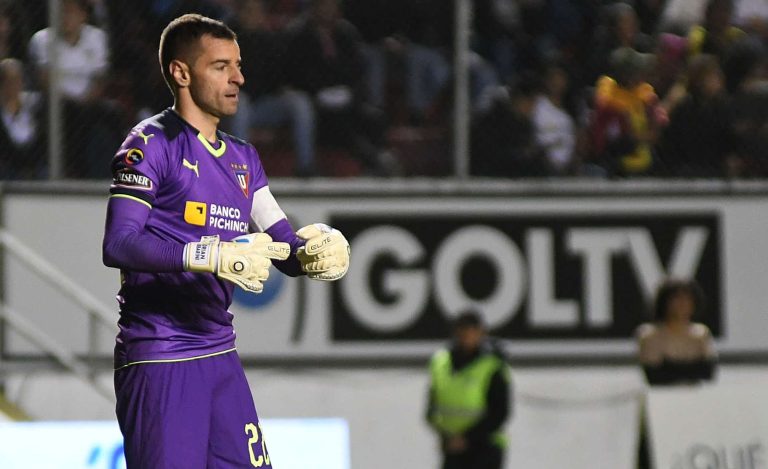 “No veo por qué deben sacar a los clubes de Quito”