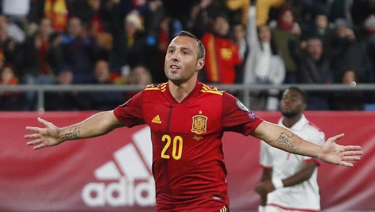 Oficial: Cazorla, nuevo jugador del Al Sadd de Xavi