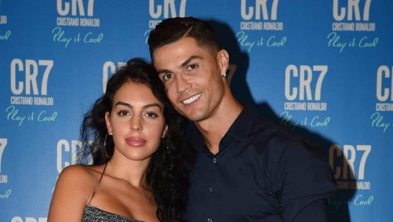 (FOTO) El sensual posado de Georgina por el título de CR7