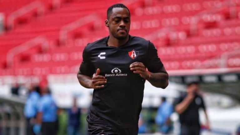 OFICIAL: Renato Ibarra y el diagnóstico de su lesión