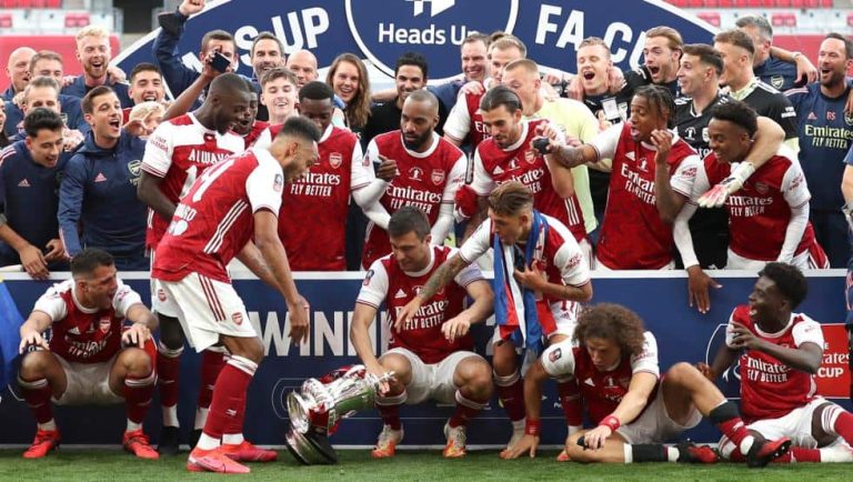 Ira en los jugadores del Arsenal tras 55 despidos