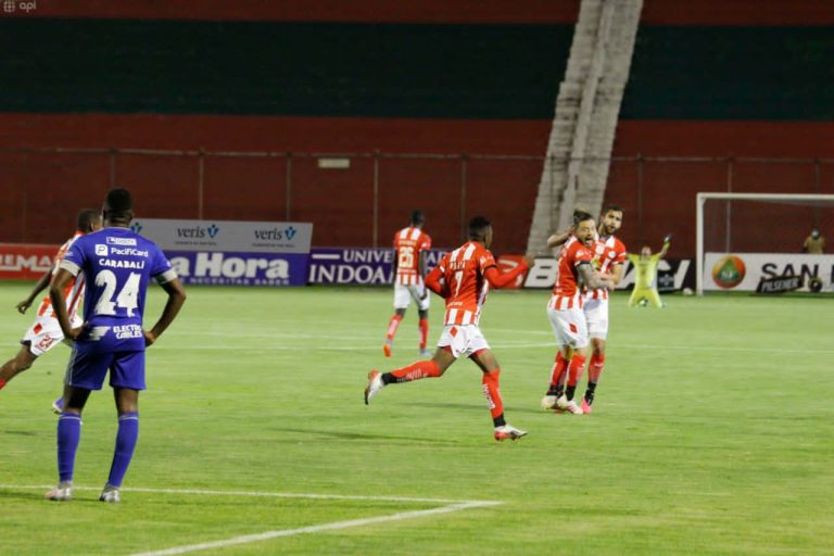 ¿ADIÓS A LA PRIMERA ETAPA? Emelec perdió ante Técnico Universitario