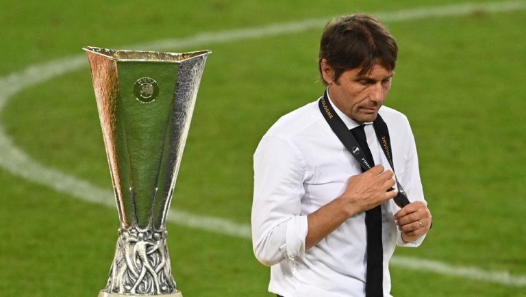 Antonio Conte seguirá al frente del Inter