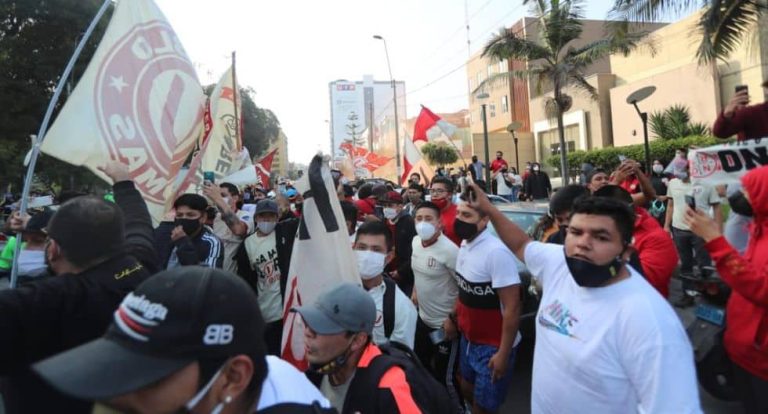 (VIDEO) POR UN “BANDERAZO”: Suspendieron nuevamente el fútbol peruano