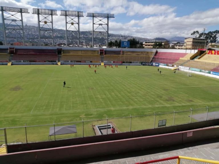 Cuerpo técnico de Aucas pidió que no transmitan su partido