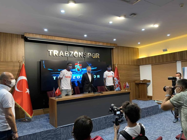 (FOTOS) Presentación de Stiven Plaza en el Trabzonspor