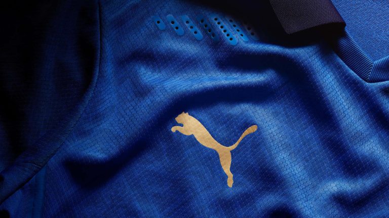 (FOTOS) ¡QUÉ ELEGANCIA! La nueva camiseta de Italia