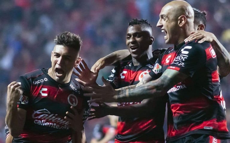 Miller Bolaños y Nahuelpán, separados de Xolos