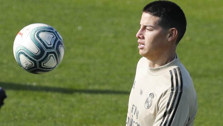 Presionan a James para que vaya al Manchester United