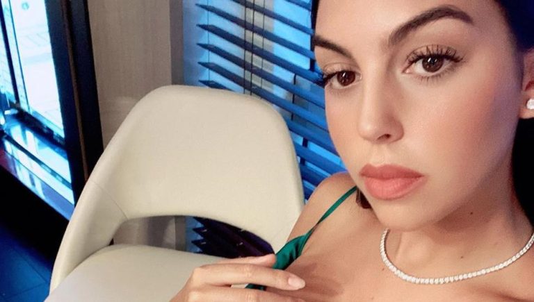 Georgina vuelve a hacer brillar Instagram con sus fotos