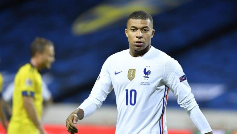 Mbappé, positivo por COVID-19