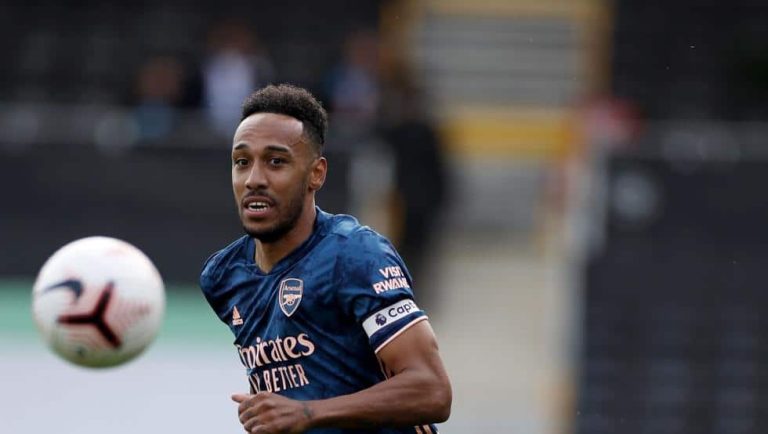 (VIDEO) ¡Aubameyang renovó con el Arsenal!
