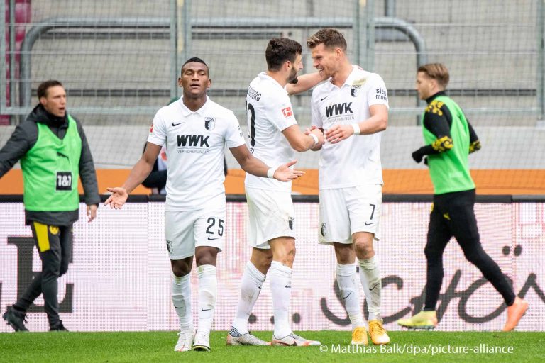 FIGURA ANTE EL DORTMUND: Gruezo fue titular en victoria del Augsburgo