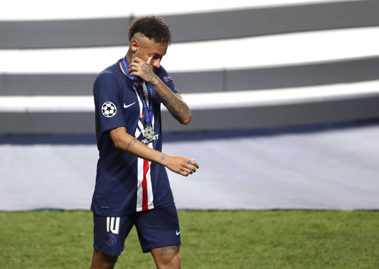 Neymar dio positivo de COVID-19
