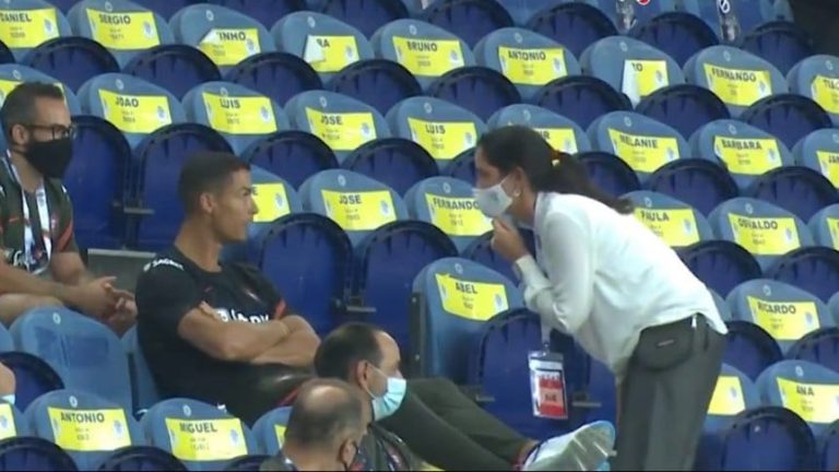 (VIDEO) ¿Y LA MASCARILLA? Cristiano Ronaldo fue advertido en pleno partido