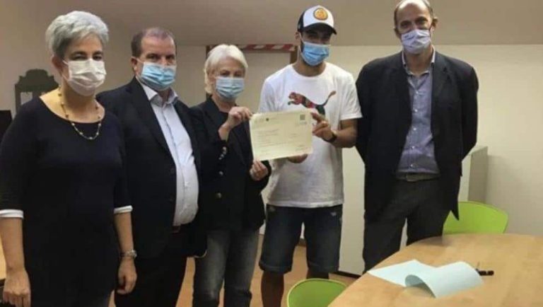 Federación Italiana investiga el supuesto amaño del examen de Luis Suárez