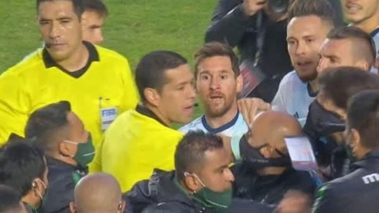 (VIDEO) “¿Qué te pasa, Pelado?”, le gritó Messi a un ayudante de Bolivia