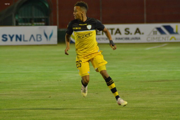 “A inicios de año un club quiso a Byron Castillo…”