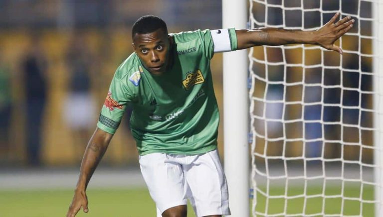 Santos rescindirá contrato con Robinho si se ratifica su condena