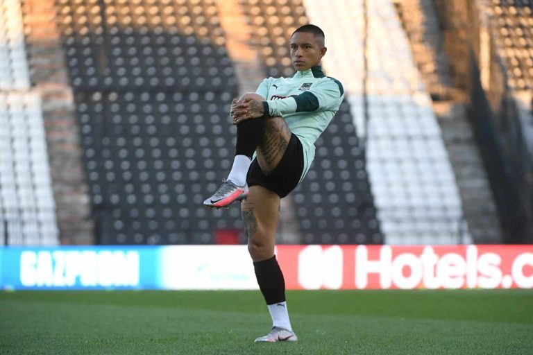 Cristian Ramírez se lesionó en Rusia